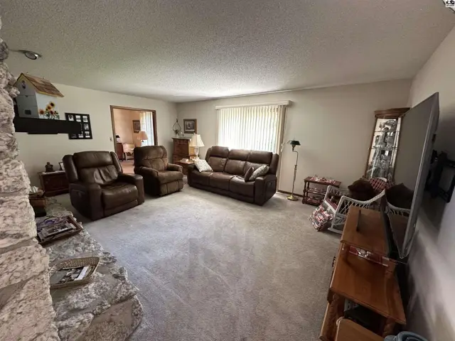 Photo of 430 Saratoga Ct, Pratt, KS