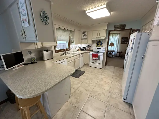 Photo of 430 Saratoga Ct, Pratt, KS