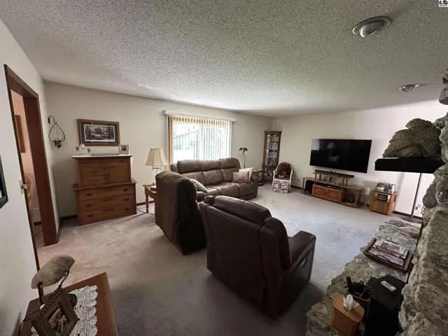 Photo of 430 Saratoga Ct, Pratt, KS