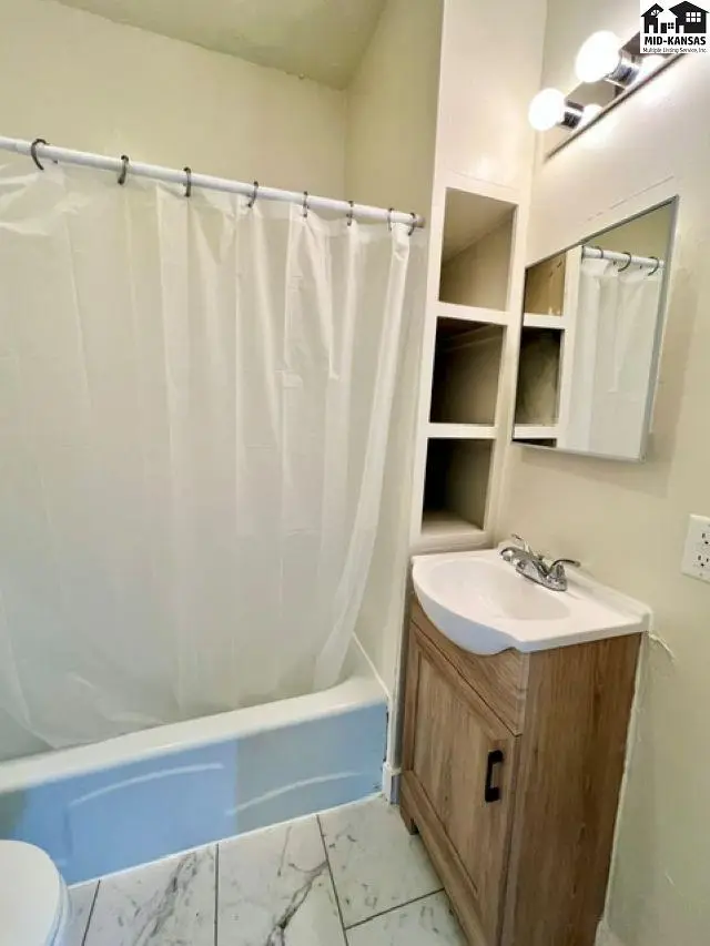 Photo of 1125 N Monroe St, Hutchinson, KS
