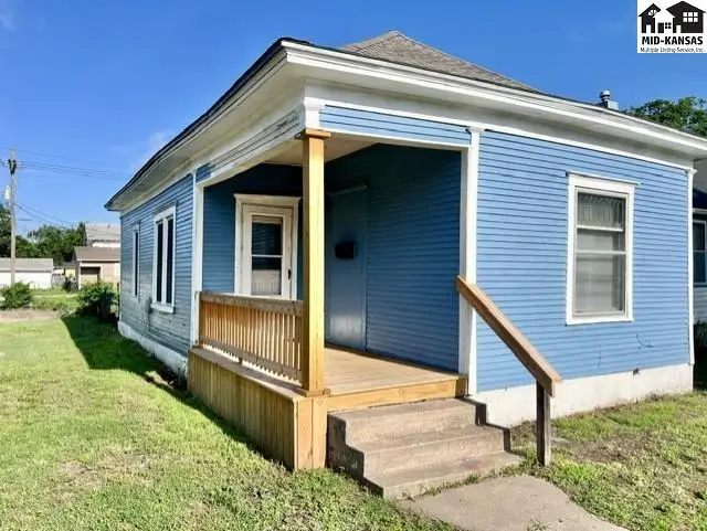 Photo of 1125 N Monroe St, Hutchinson, KS