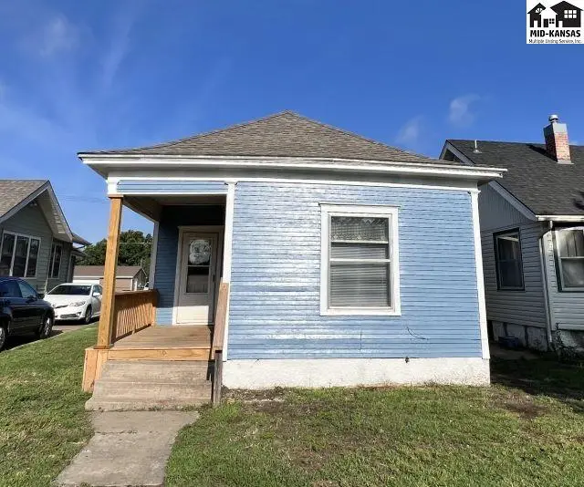 Photo of 1125 N Monroe St, Hutchinson, KS