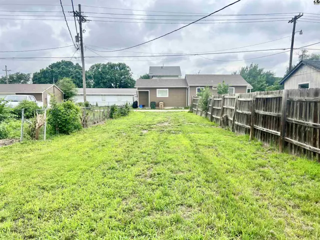 Photo of 1125 N Monroe St, Hutchinson, KS
