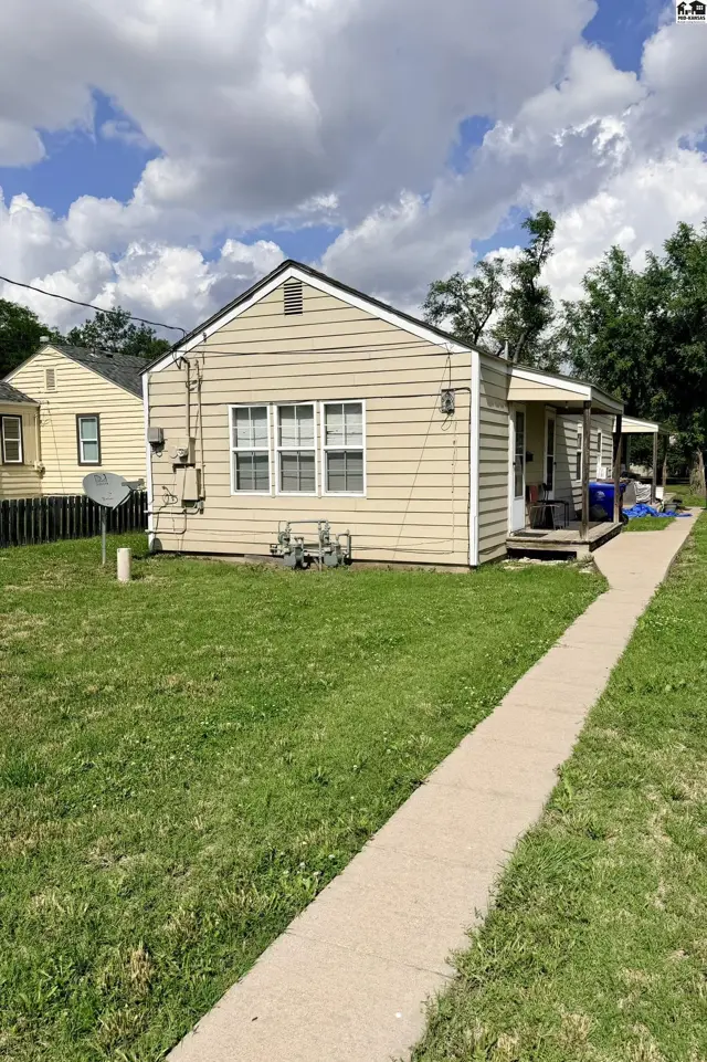 Photo of 1102-1104 S Ash St, McPherson, KS