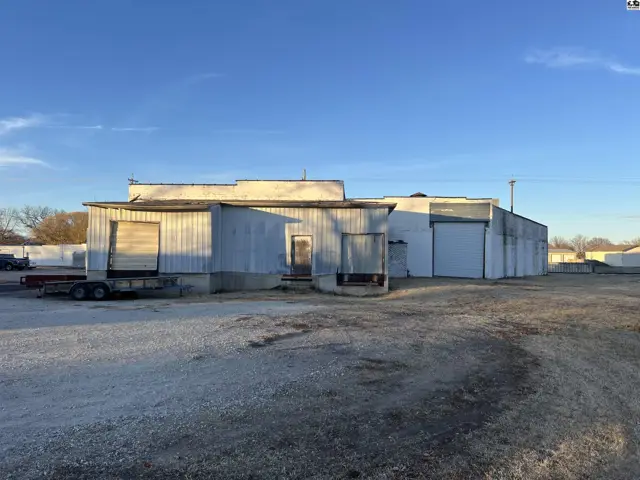 Photo of 310 N Oak St, McPherson, KS