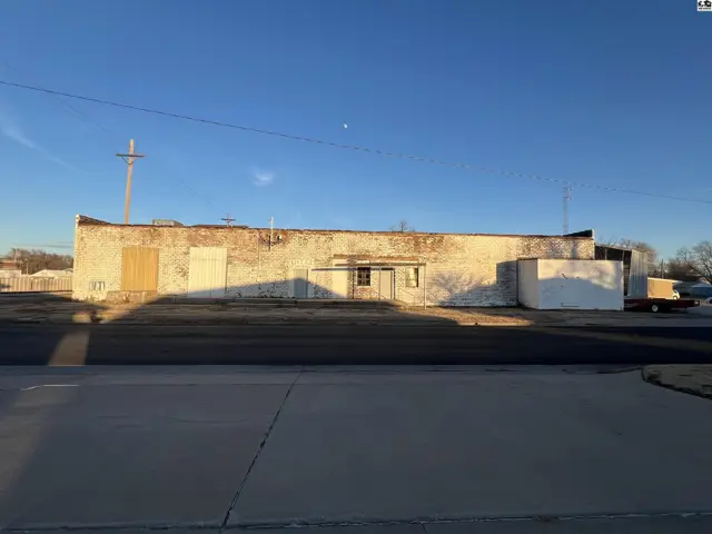 Photo of 310 N Oak St, McPherson, KS