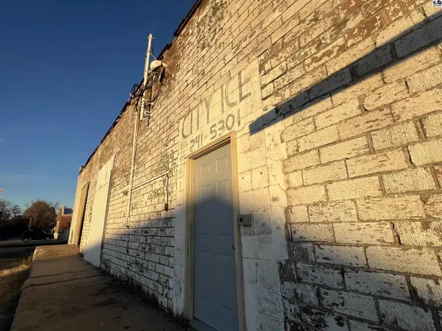 Photo of 310 N Oak St, McPherson, KS