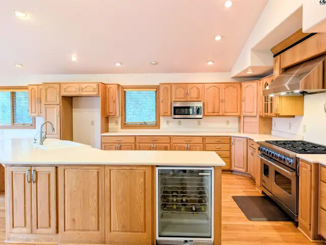Photo of 1421 Pioneer Rd, McPherson, KS