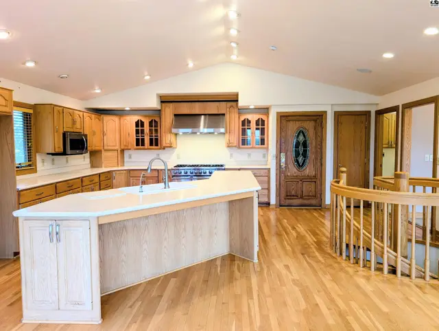 Photo of 1421 Pioneer Rd, McPherson, KS