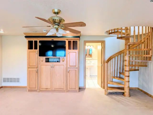 Photo of 1421 Pioneer Rd, McPherson, KS