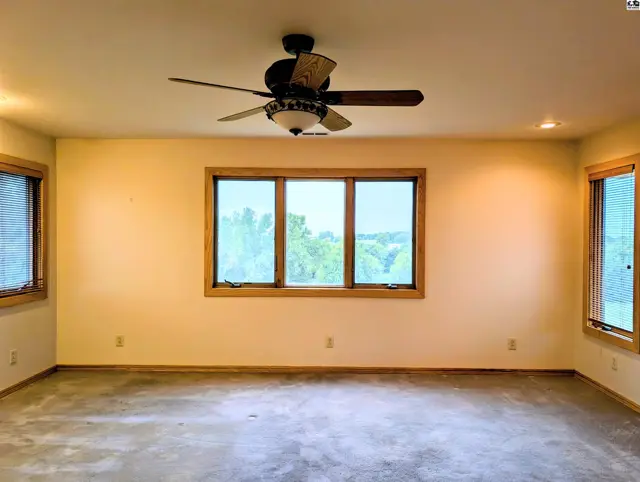 Photo of 1421 Pioneer Rd, McPherson, KS