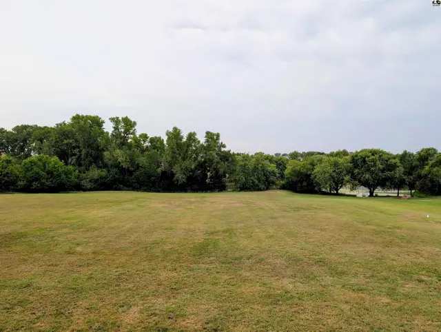 Photo of 1421 Pioneer Rd, McPherson, KS