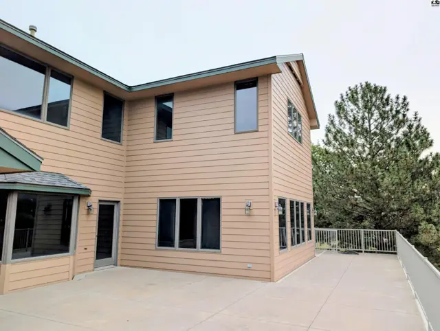 Photo of 1421 Pioneer Rd, McPherson, KS