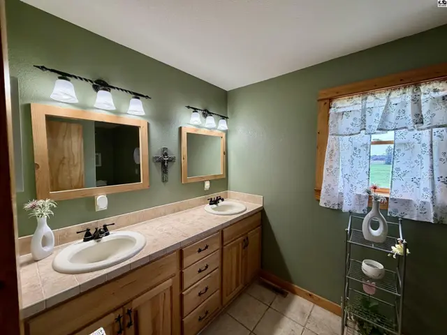 Photo of 1225 17th Rd, Lyons, KS