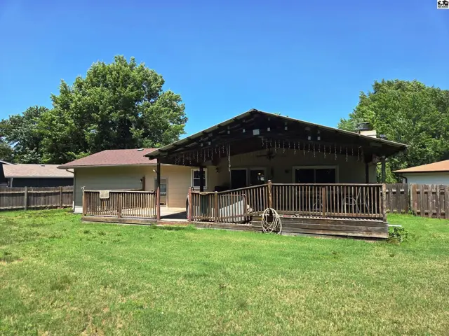 Photo of 1000 Lorna Ln, Newton, KS
