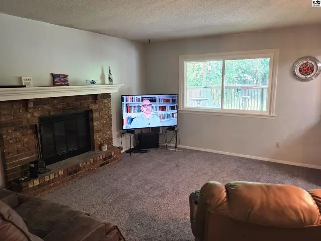 Photo of 1000 Lorna Ln, Newton, KS