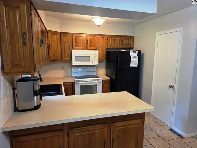 Photo of 1000 Lorna Ln, Newton, KS