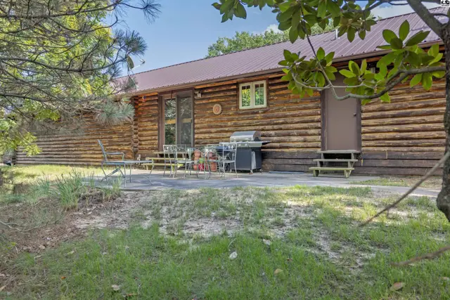 Photo of 800 E 71st Ave, Hutchinson, KS