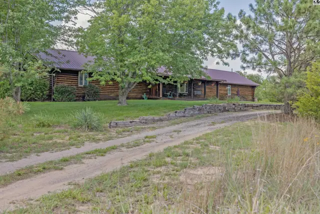 Photo of 800 E 71st Ave, Hutchinson, KS