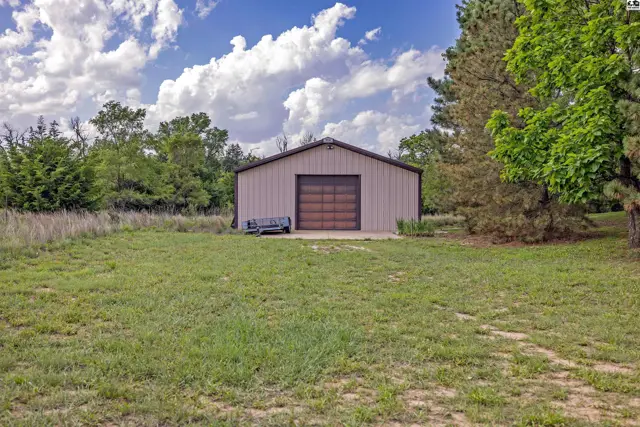 Photo of 800 E 71st Ave, Hutchinson, KS