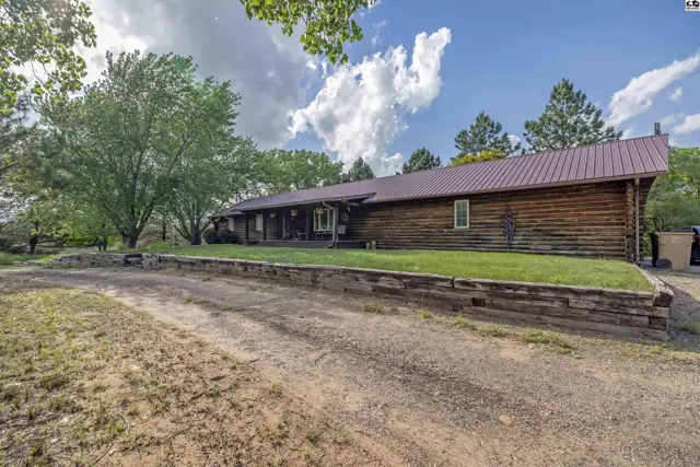 Photo of 800 E 71st Ave, Hutchinson, KS