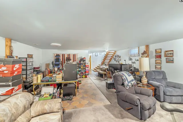 Photo of 800 E 71st Ave, Hutchinson, KS