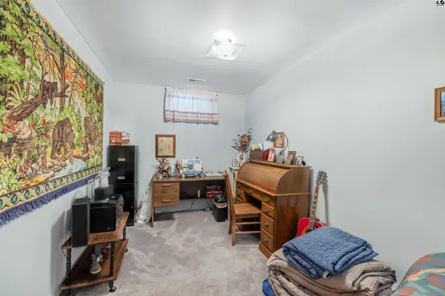 Photo of 800 E 71st Ave, Hutchinson, KS
