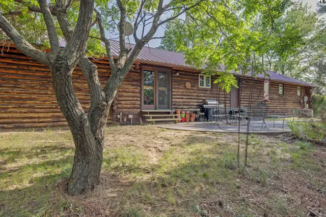 Photo of 800 E 71st Ave, Hutchinson, KS