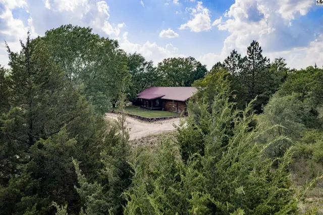 Photo of 800 E 71st Ave, Hutchinson, KS