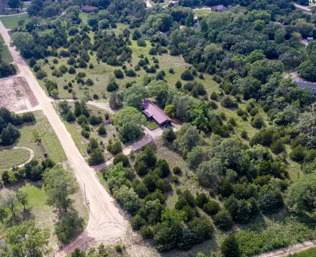 Photo of 800 E 71st Ave, Hutchinson, KS