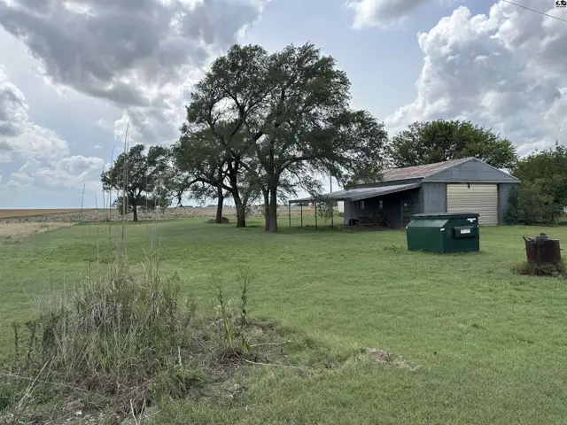 Photo of 406 S Main St, Haviland, KS