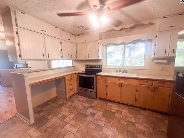 Photo of 10334 W US Hwy 54, Pratt, KS