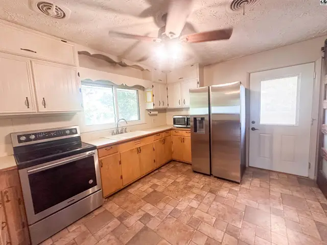 Photo of 10334 W US Hwy 54, Pratt, KS