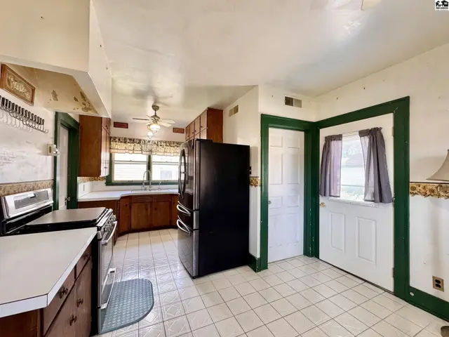 Photo of 102 W Lyon, Lyons, KS