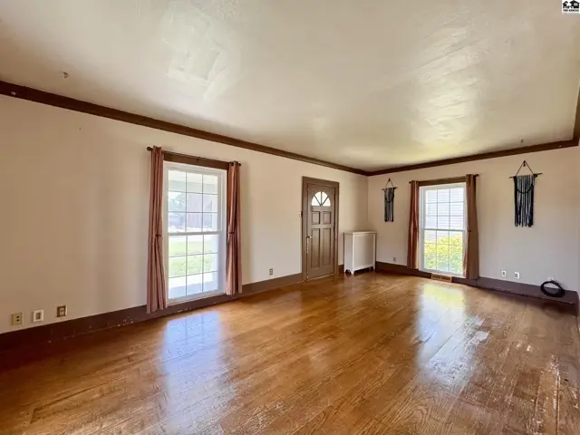 Photo of 102 W Lyon, Lyons, KS