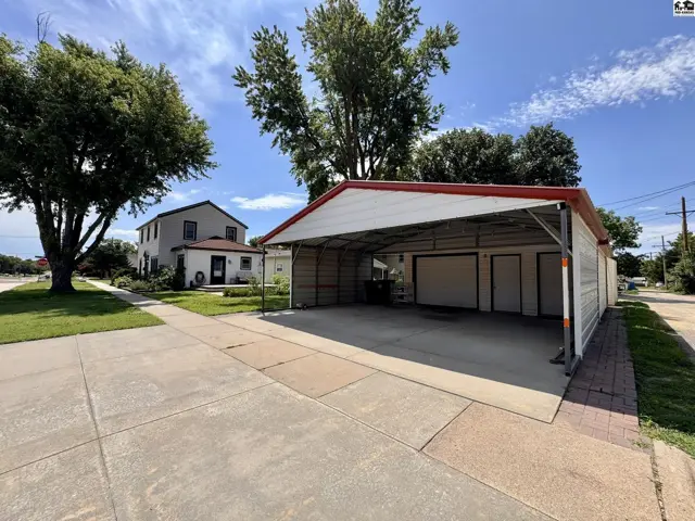 Photo of 102 W Lyon, Lyons, KS