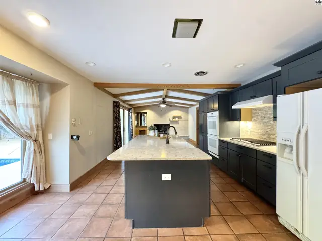 Photo of 2704 Heather Pkwy, Hutchinson, KS
