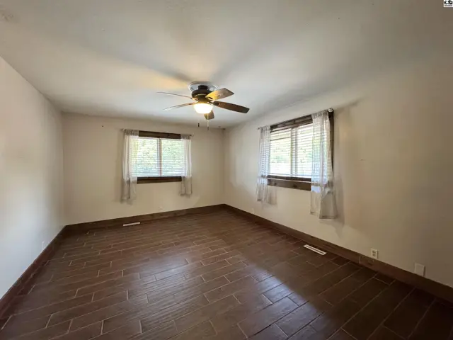 Photo of 2704 Heather Pkwy, Hutchinson, KS
