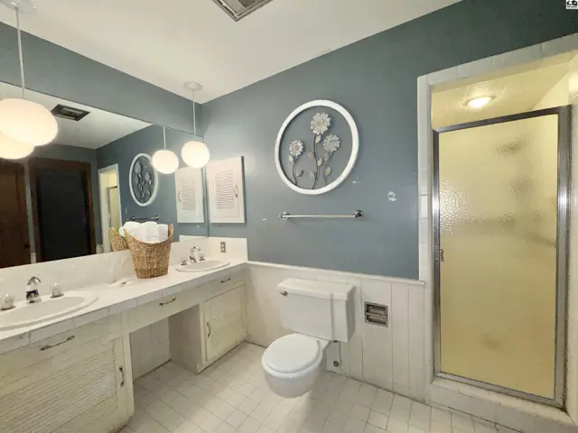 Photo of 2704 Heather Pkwy, Hutchinson, KS