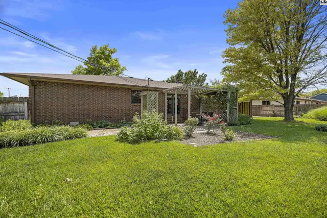 Photo of 1310 Wheatland Dr, Hutchinson, KS