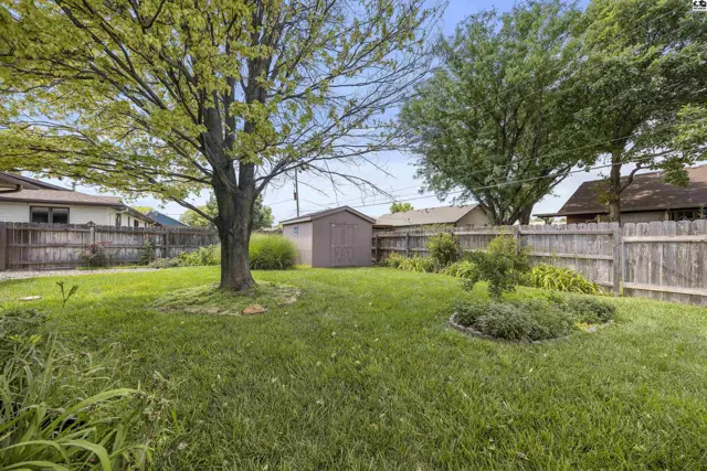 Photo of 1310 Wheatland Dr, Hutchinson, KS