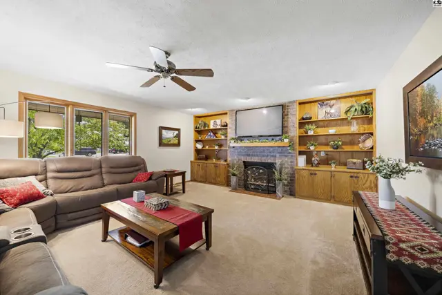 Photo of 1310 Wheatland Dr, Hutchinson, KS