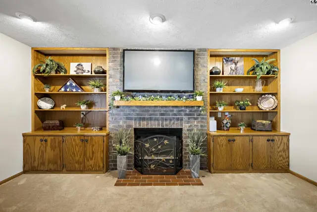 Photo of 1310 Wheatland Dr, Hutchinson, KS