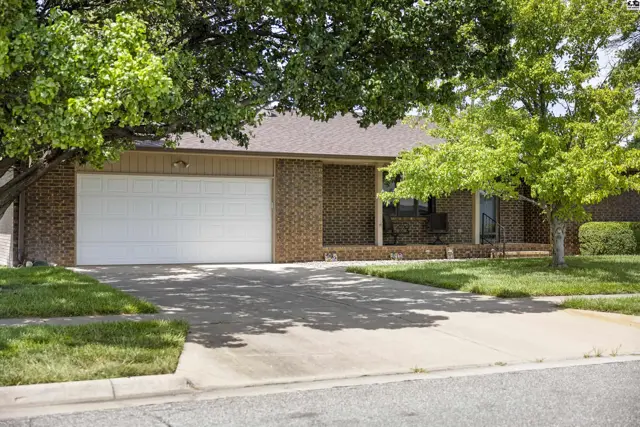 Photo of 1310 Wheatland Dr, Hutchinson, KS
