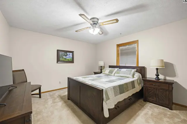 Photo of 1310 Wheatland Dr, Hutchinson, KS