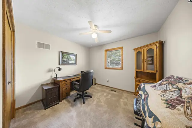 Photo of 1310 Wheatland Dr, Hutchinson, KS