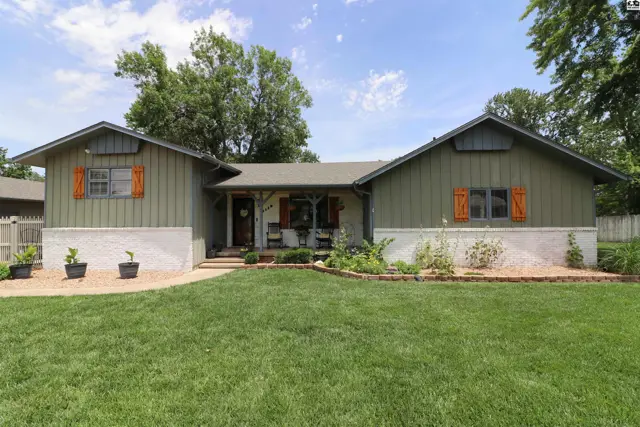 Photo of 1112 S St. John, Lyons, KS