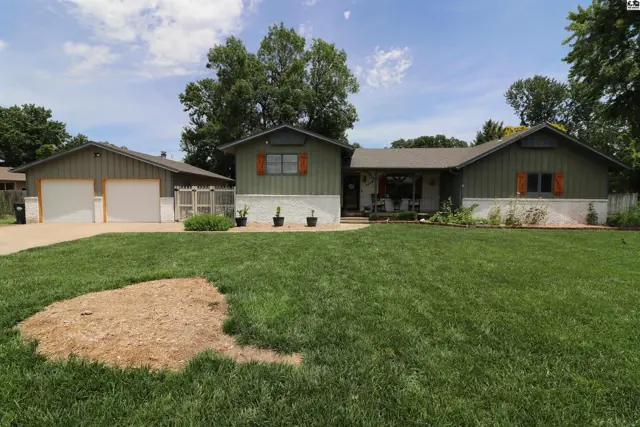 Photo of 1112 S St. John, Lyons, KS