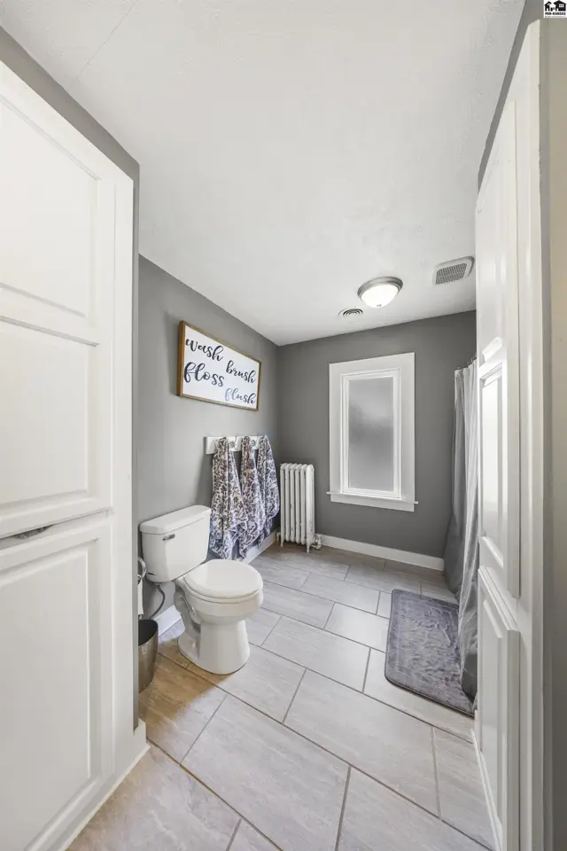 Photo of 204 N Broadway Ave, Sterling, KS