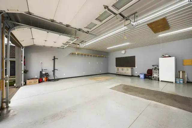 Photo of 204 N Broadway Ave, Sterling, KS